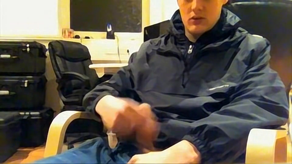 Webcam Wanking In The Office - Tyler Bolt