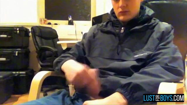 Webcam Wanking In The Office - Tyler Bolt