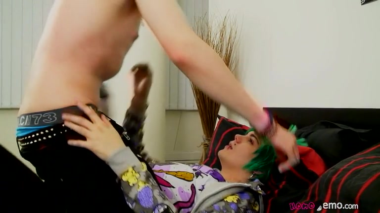 Drake Shows New Emo Alex How It Goes - Drake Blaize Fucks Alex Phoenix
