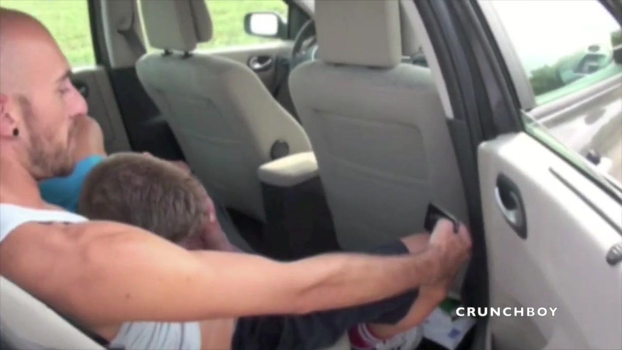 Enzo Di Karina Fucking Sunny Blue In My Car In Exhib Place - ExhibBoys