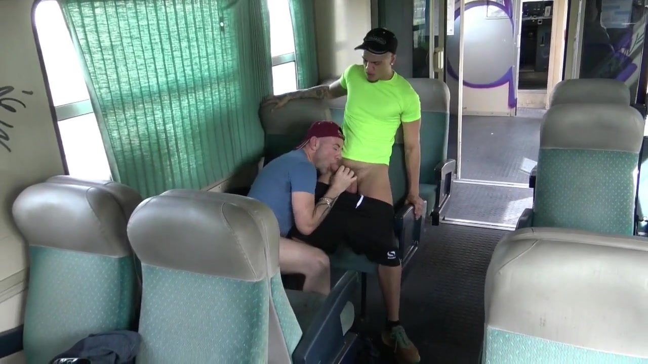 Jess Fucked Bareback In Exhib Train - ExhibBoys