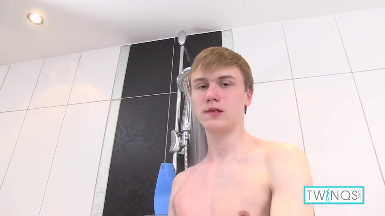 Twink Liam Masturbates And Cums In The Shower!