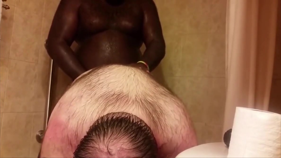 Interracial Fuck In The Shower