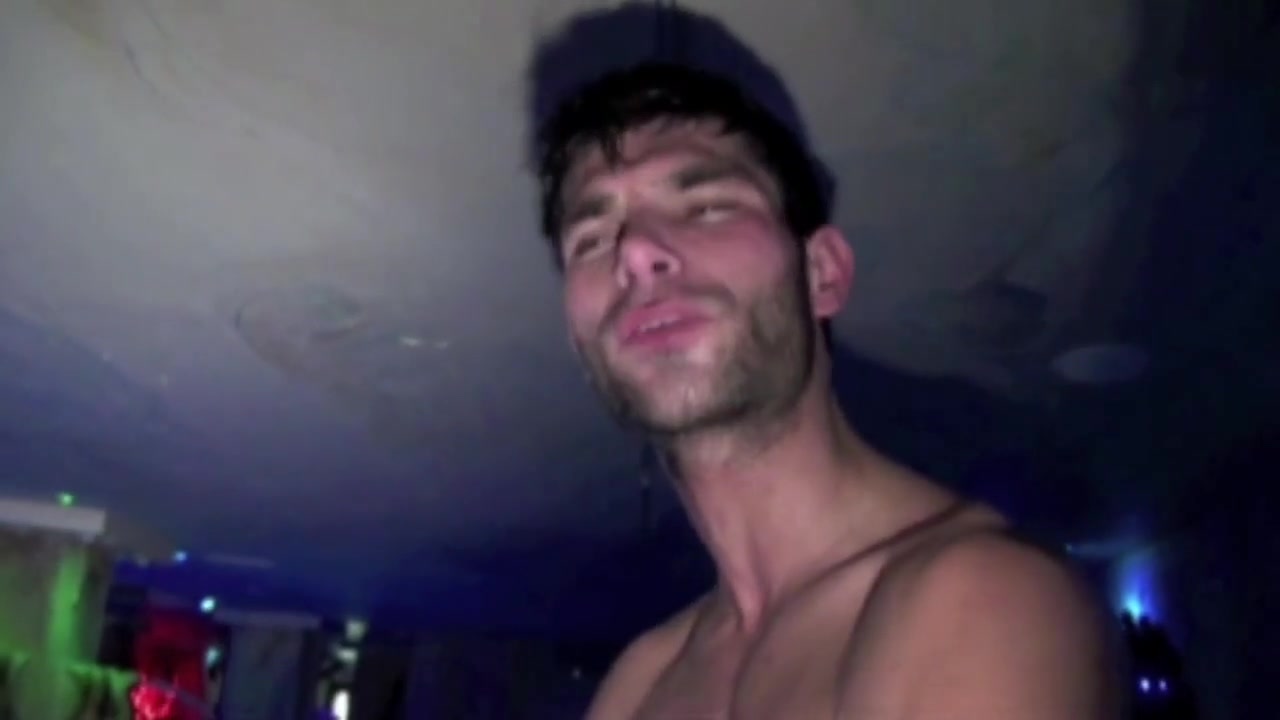 Matt fucked by Arab in a swimming pool - CrunchBoy