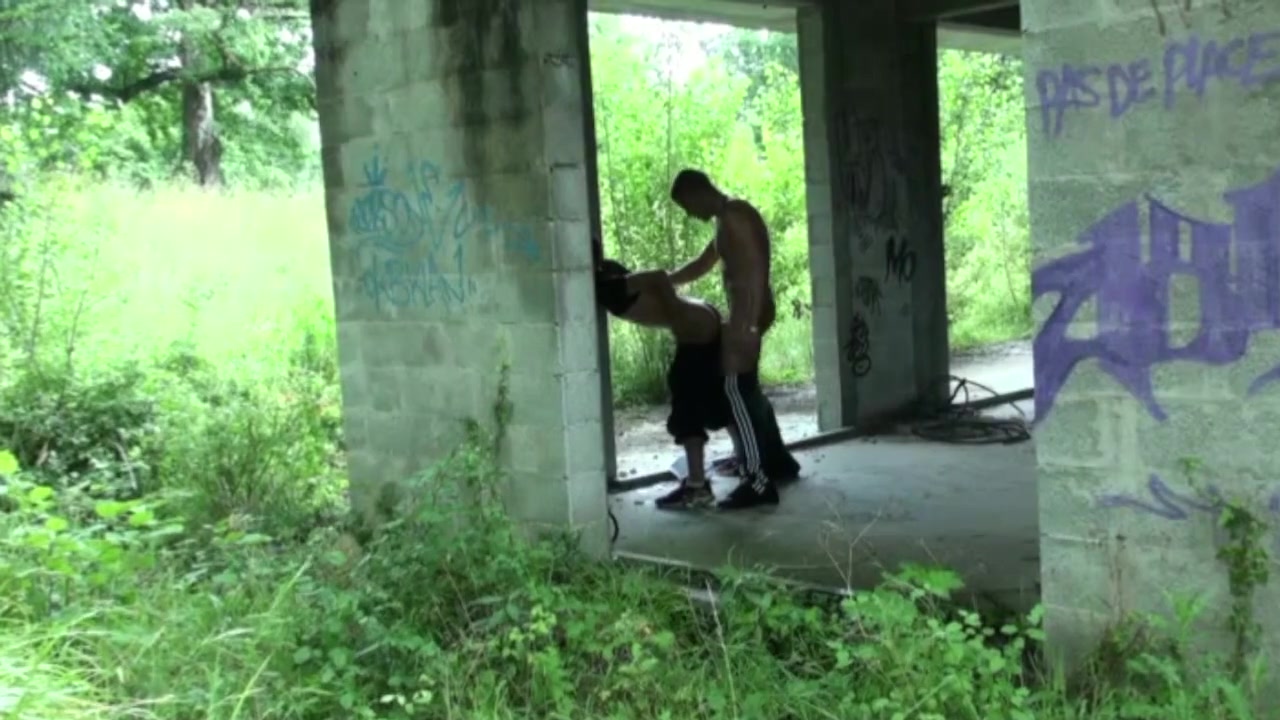 392 Richy fucked by Jordan Fox outdoor - CrunchBoy