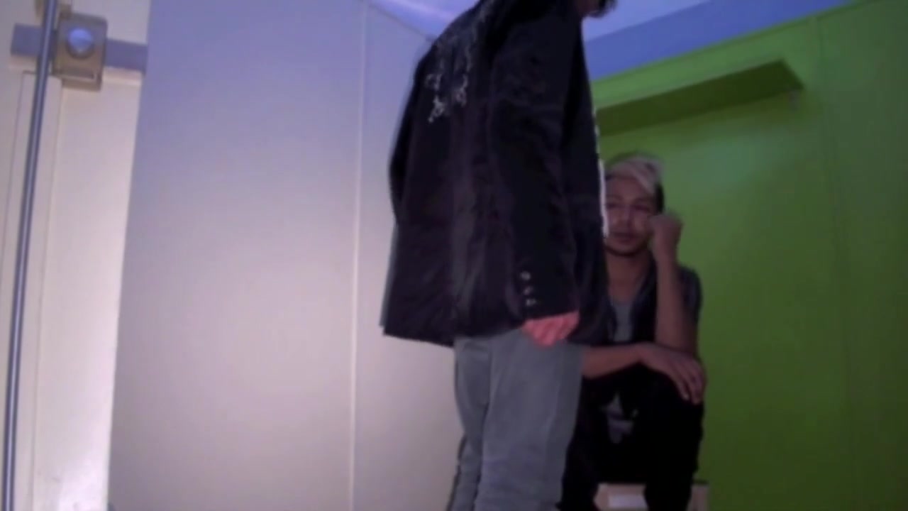 Ebony slut fucked by a barman top with XXLcock - CrunchBoy
