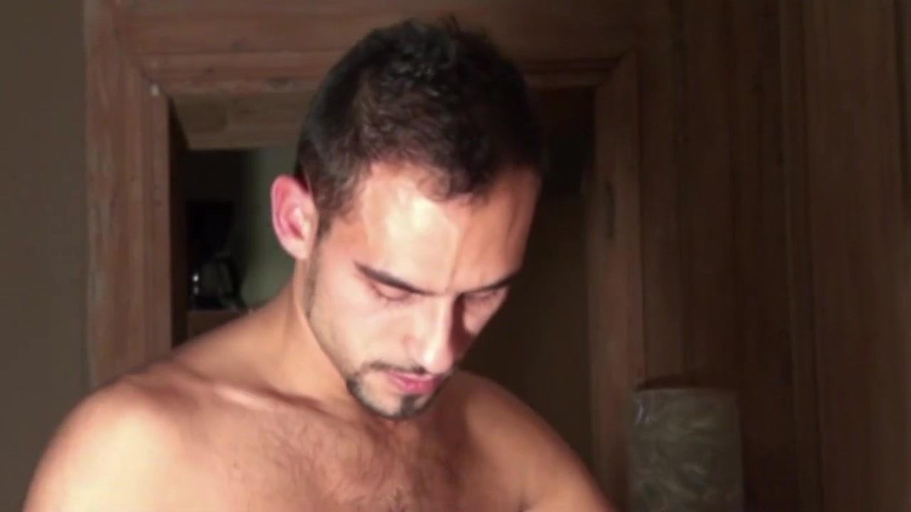 Straight accept to suck big cock - CrunchBoy