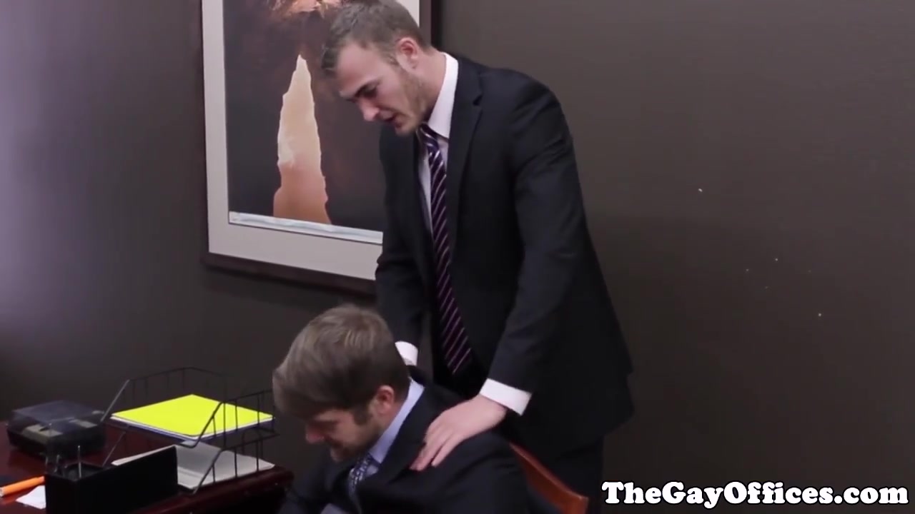 Muscular Office Hunk Seduced By His Boss
