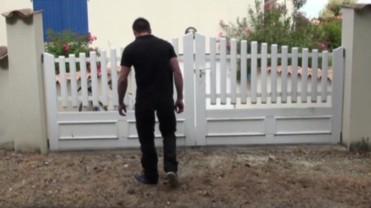 Exhib extreme, boy fuck on the street - CrunchBoy