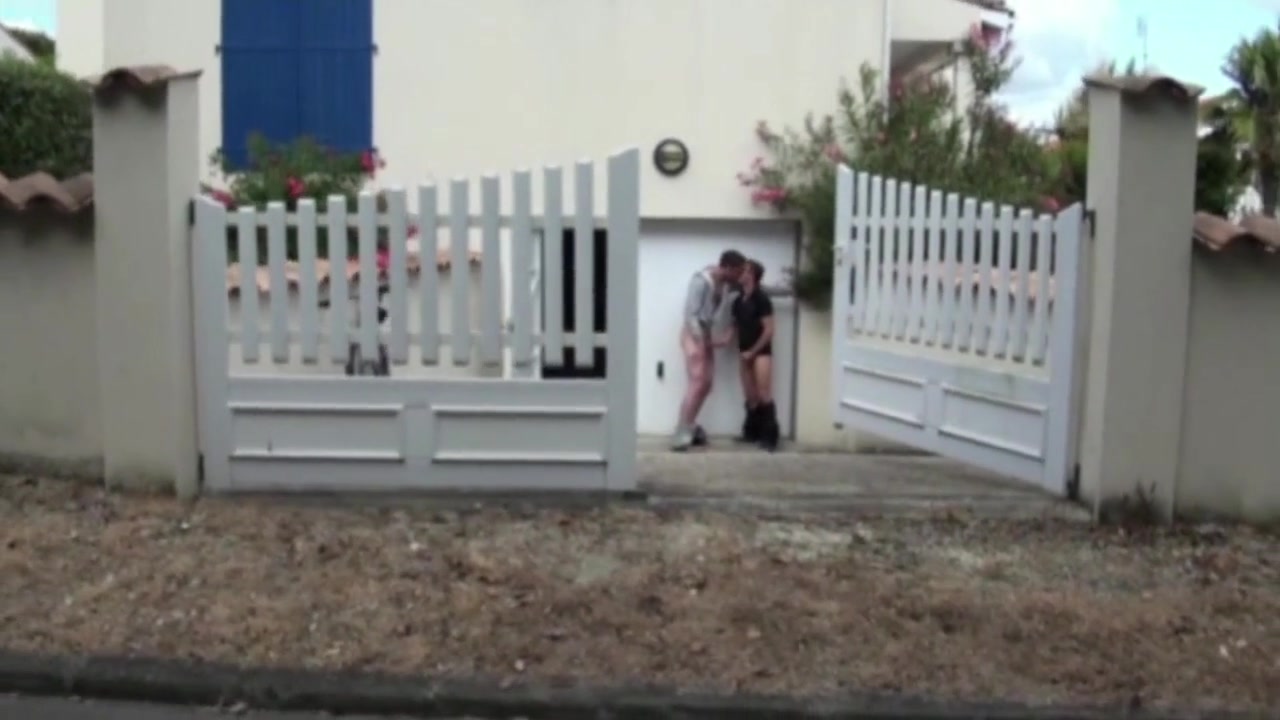 Exhib extreme, boy fuck on the street - CrunchBoy