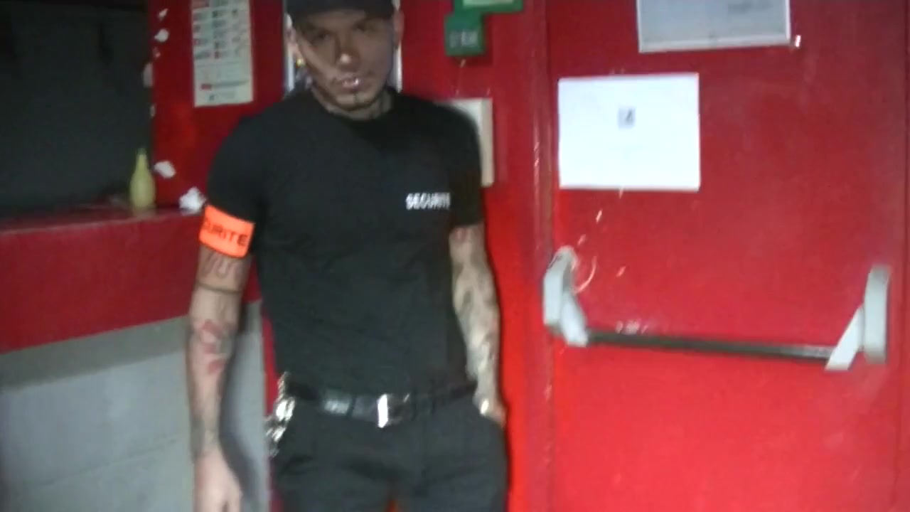 Feminate twink fucked bareback by Pablo Bravo in Paris cruising - CrunchBoy