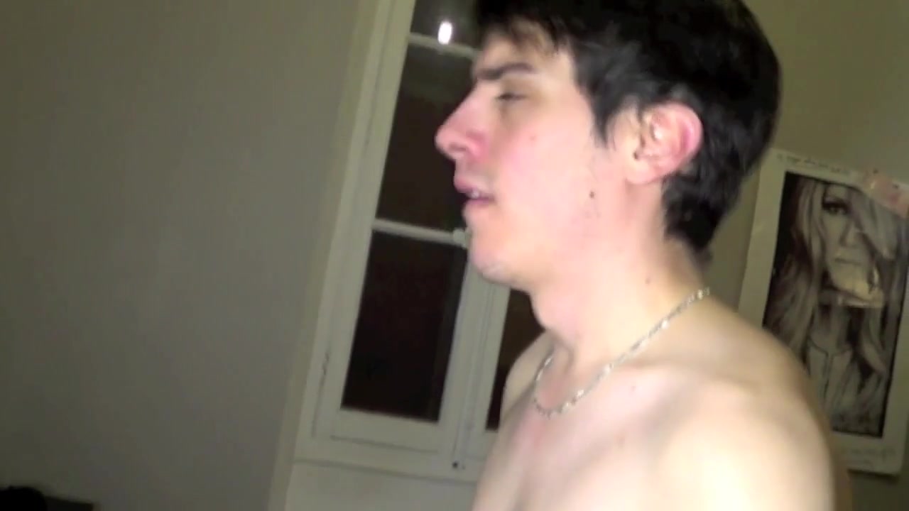 The twink Tiago fucked by his straight friend - CrunchBoy