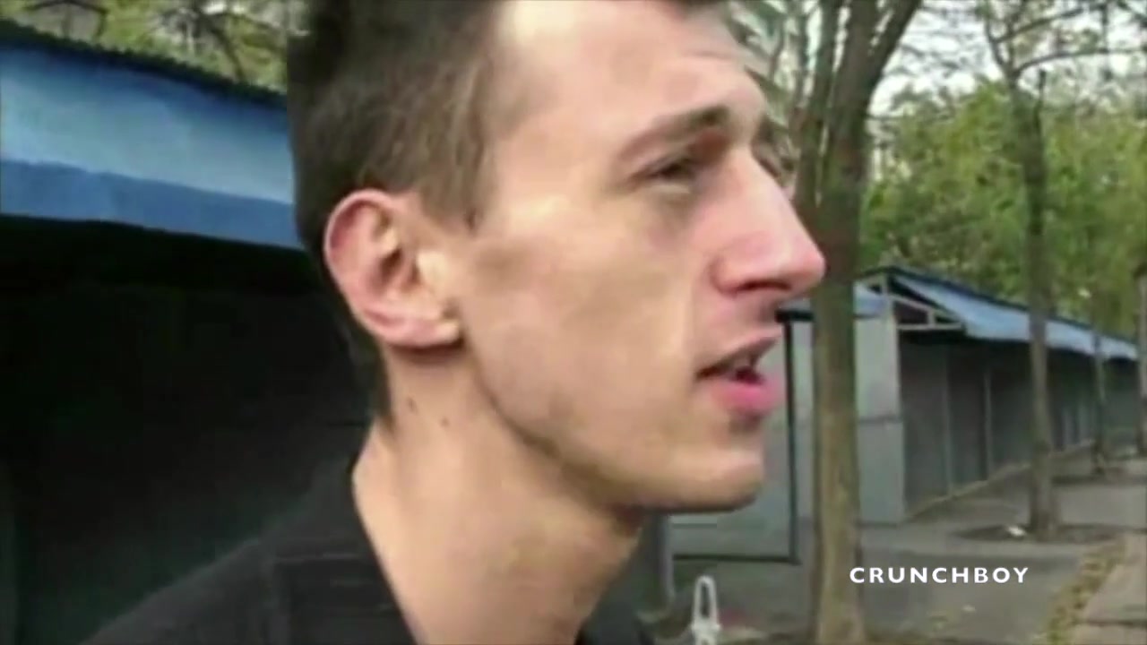 He suck his ebony friend in the car - CrunchBoy