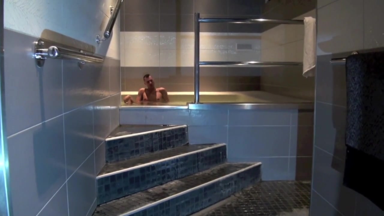 The pornstar Jace Tyler fucked by anthony under the shower - CrunchBoy