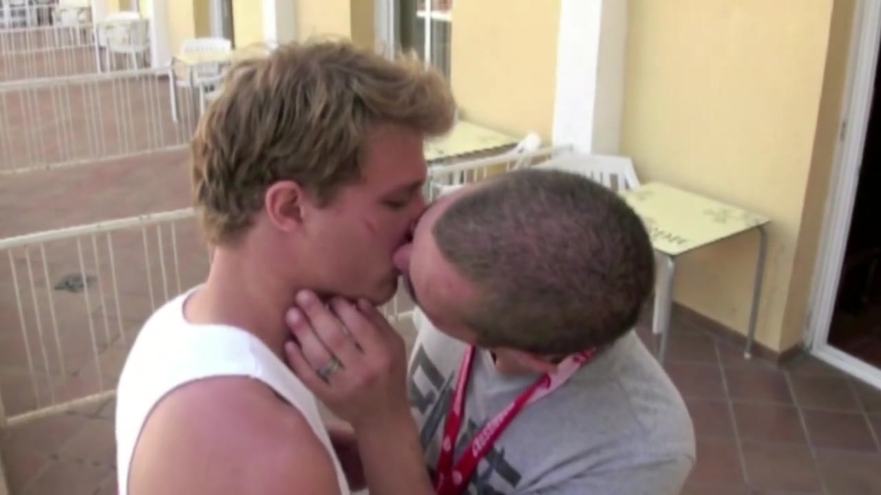 Brian fucked by Kameron Frost in exhib outdoor - CrunchBoy
