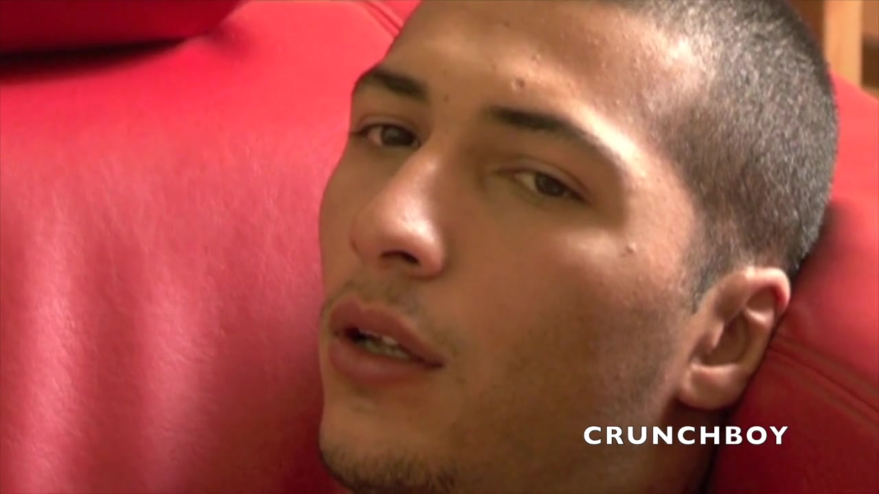yougn straight arab accept to masturbates for 100 euros - CrunchBoy