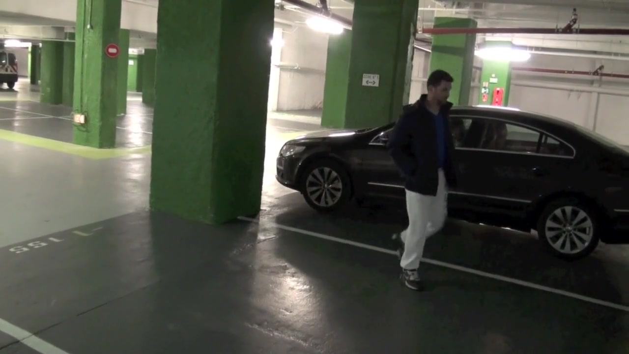 Slut used by Arab in the parking - CrunchBoy