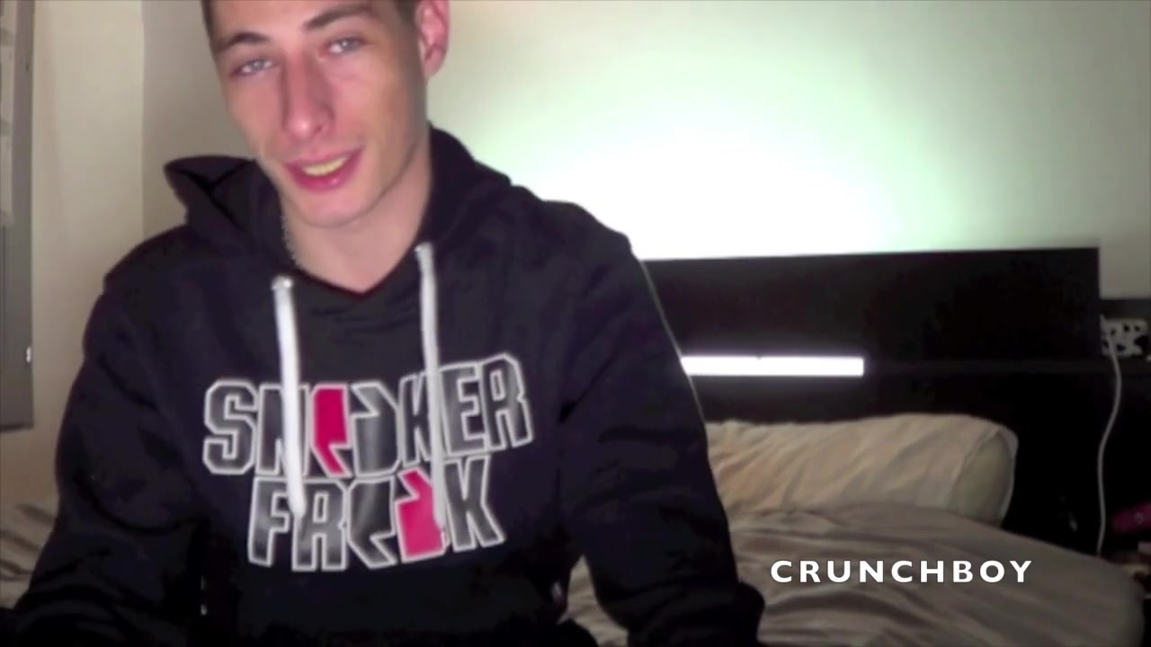 Fabien fucked by straight boy at the hotel - CrunchBoy