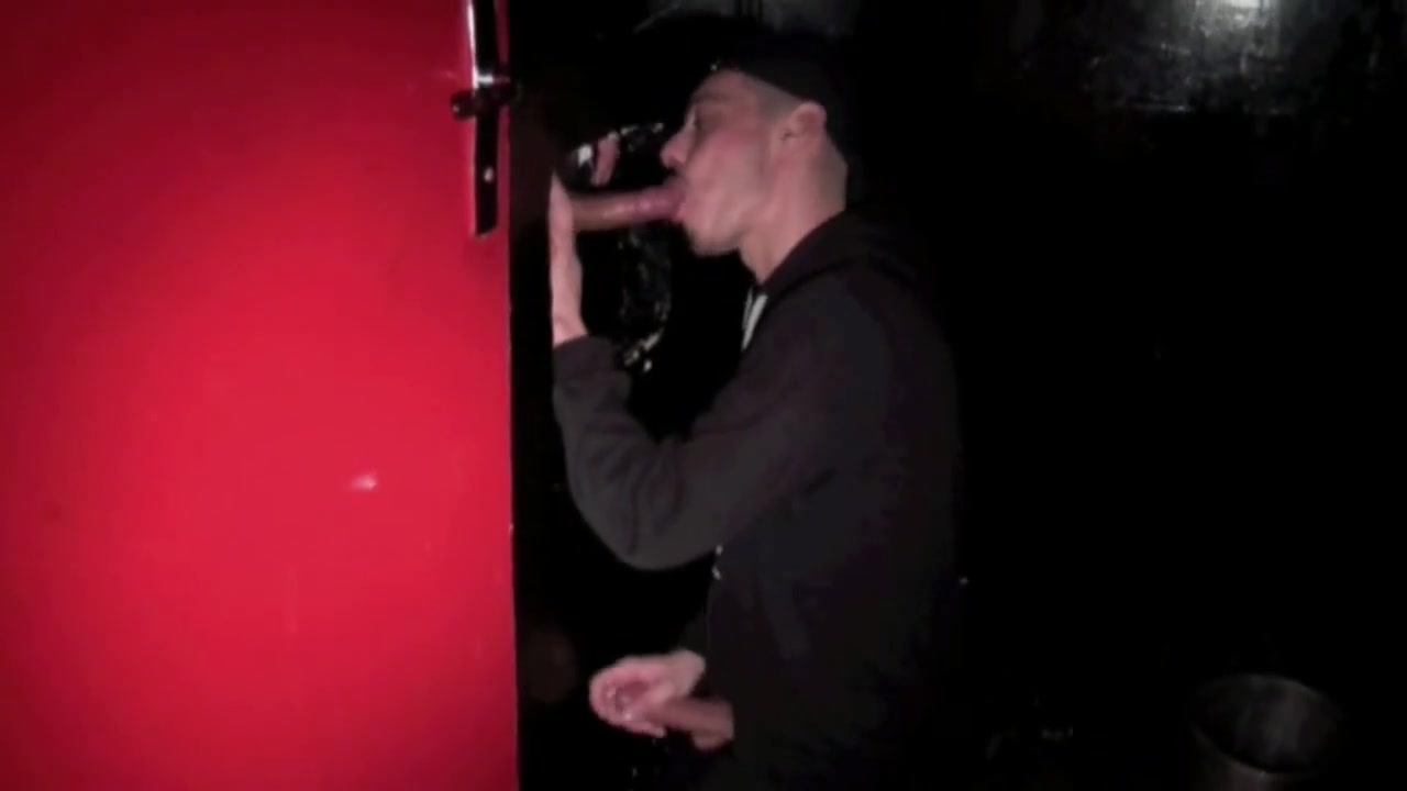 Straight Arab fuck Jeff Stronger in backroom - CrunchBoy