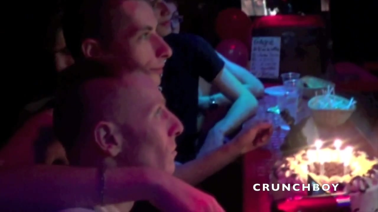 Amateur orgy in Paris - CrunchBoy