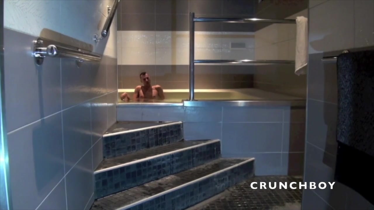 Jace Tyler fucked by Anthony Cruz under the shower - CrunchBoy