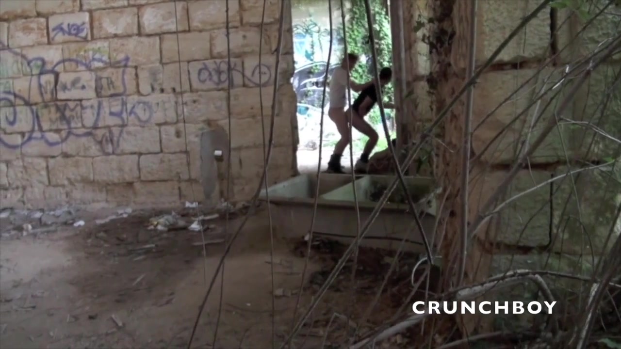 Sofian fucked by Kameron Frost outdoor - CrunchBoy