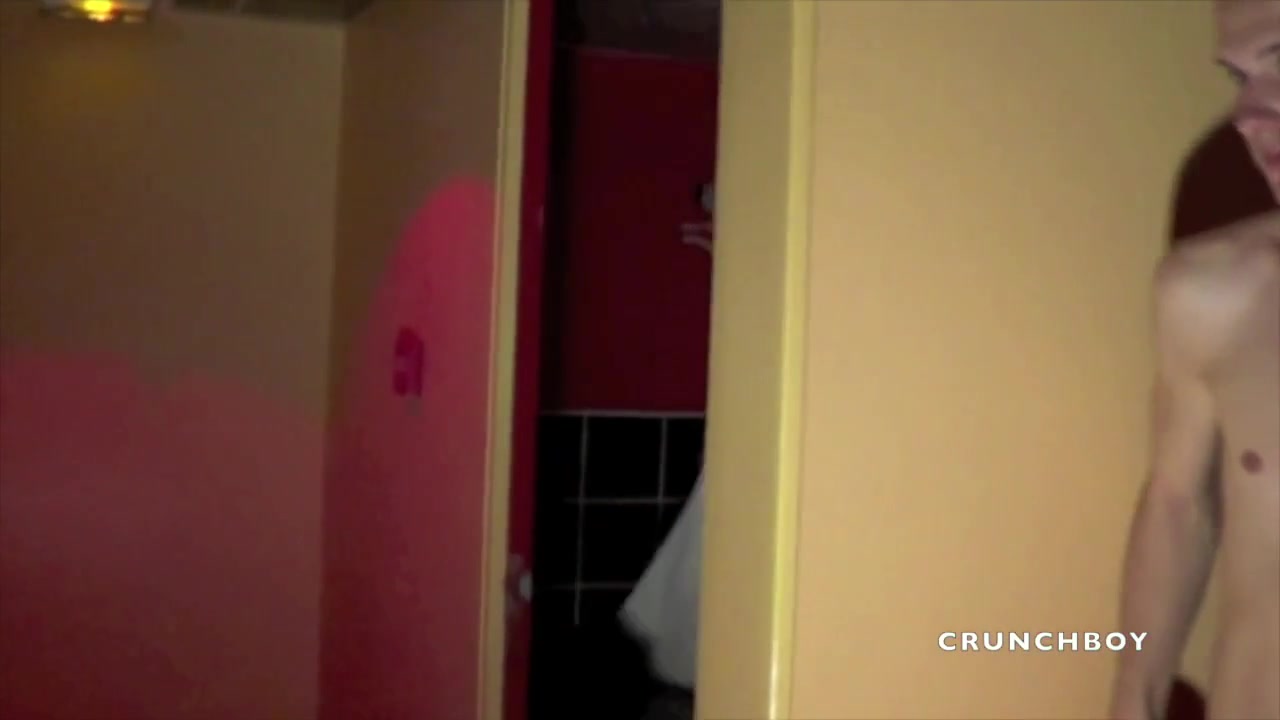 Flo used Ricky two twinks in sauna - CrunchBoy