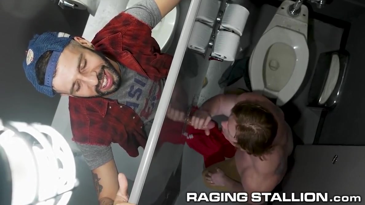 Kyle Connors And Romeo Davis - Muscled Hunk Takes A Big Cock To The Ass At Glory Hole