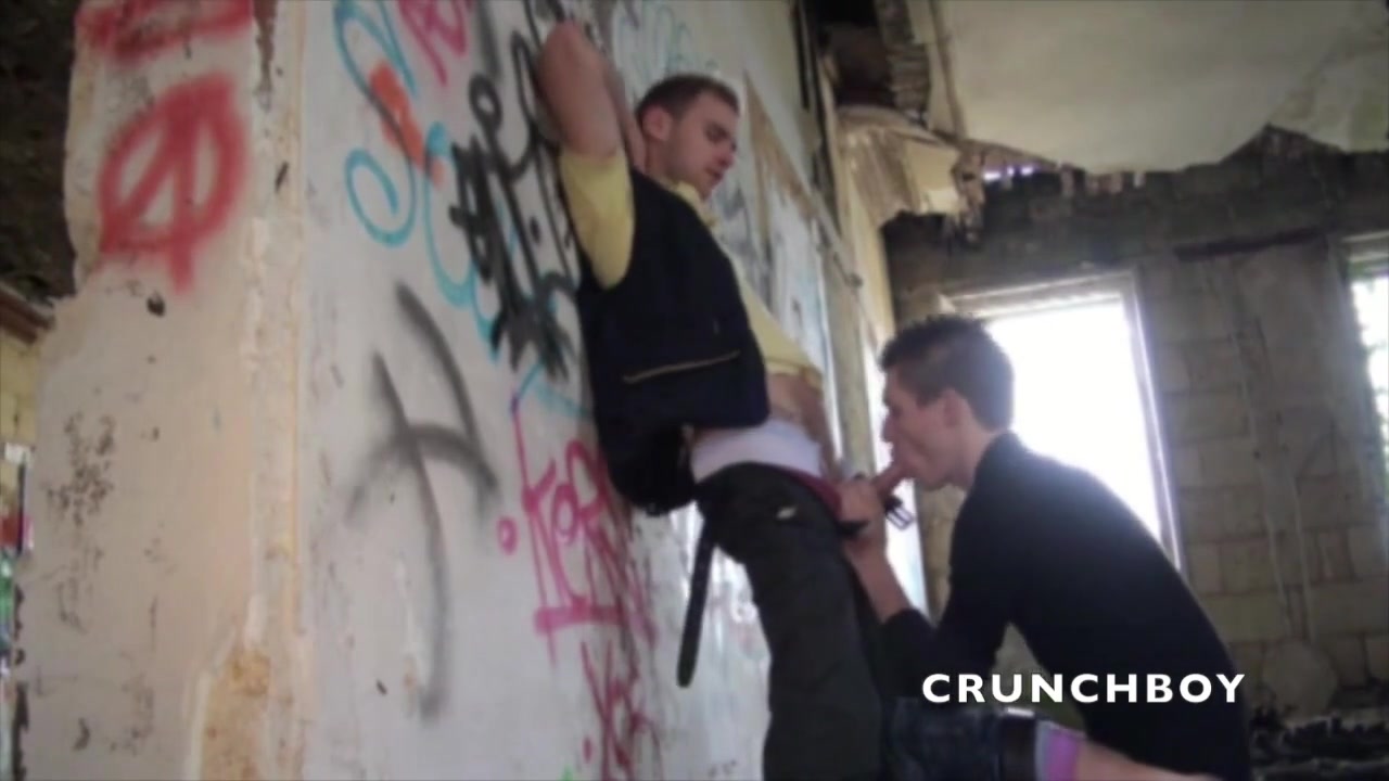 Twink fucked the post man outdoor - CrunchBoy