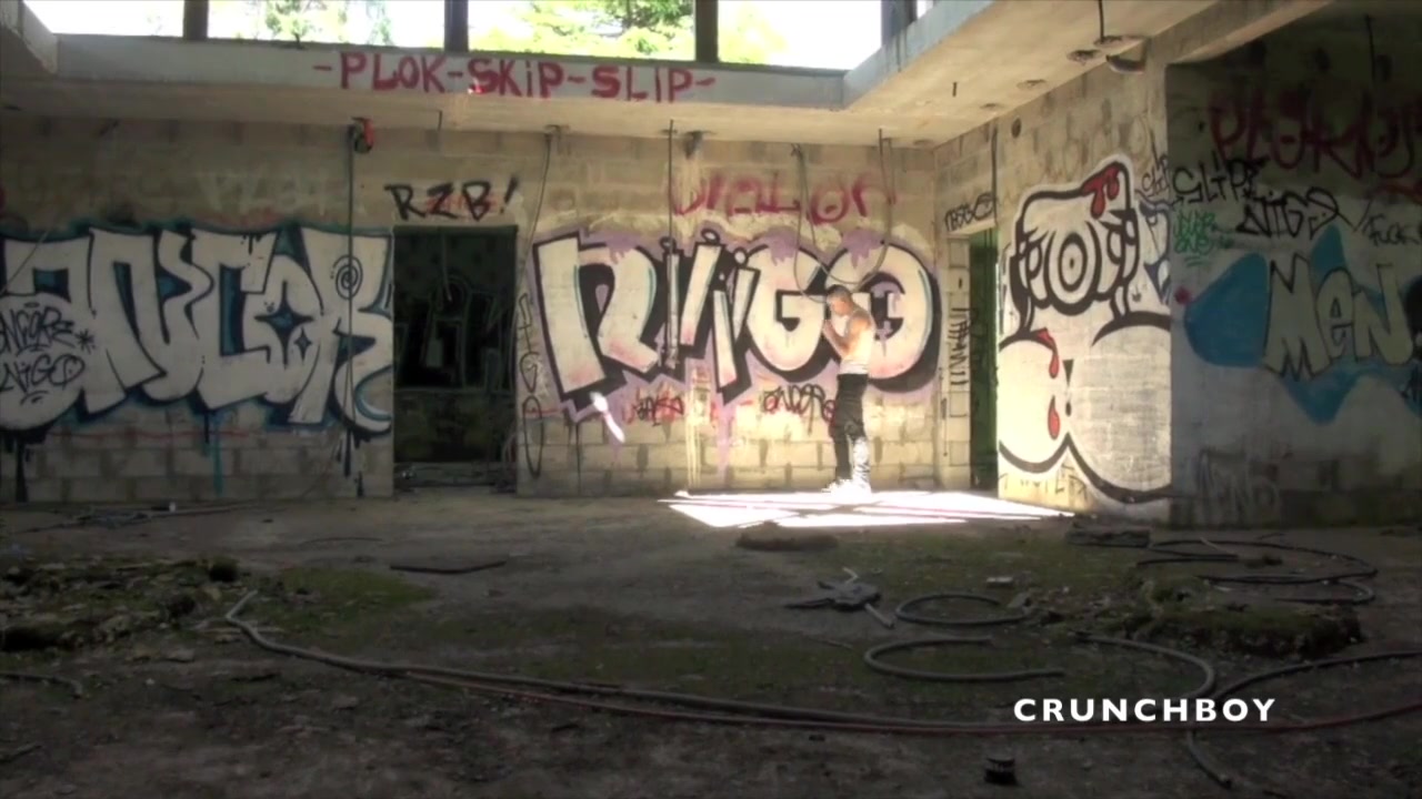 Two sexy young dudes fucking in exhib cruising place - CrunchBoy