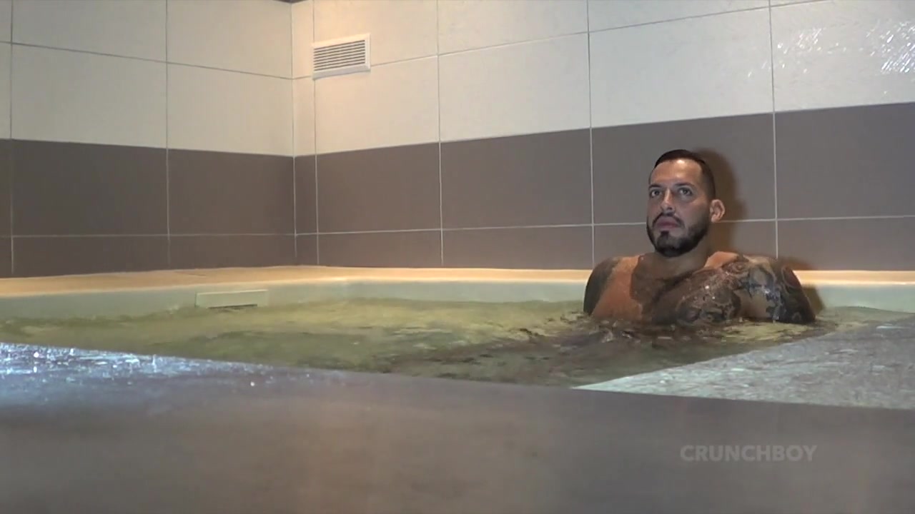 Secret webcam with Aymeric Deville used by Viktor Rom in jacuzzi - HomeWebCamera