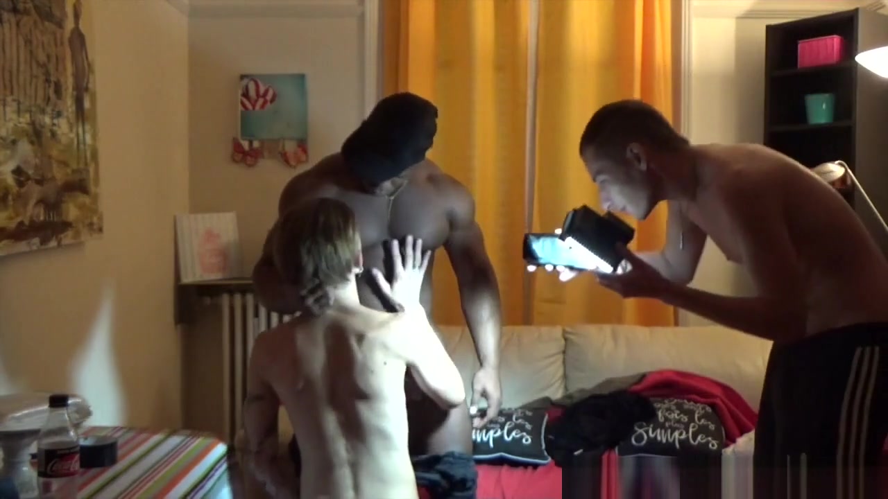 Video with Jerome James fucked raw by Ridde Riviera - HomeWebCamera