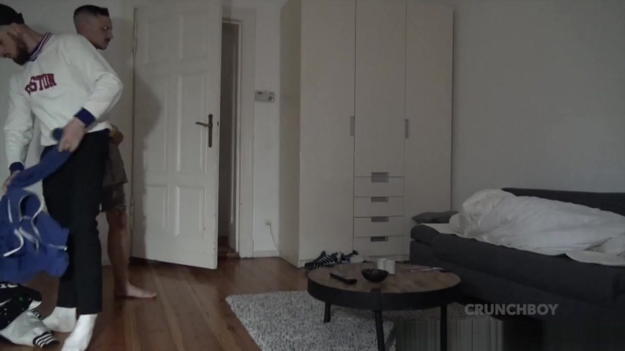 Fabien fucked raw by 2 bad boys - a webcam - HomeWebCamera
