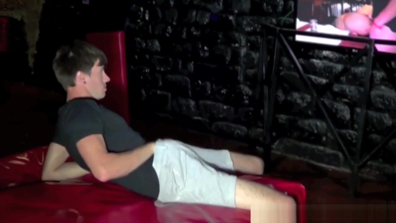 Doryan fucking a twink in backroom - BadBoysFuckers