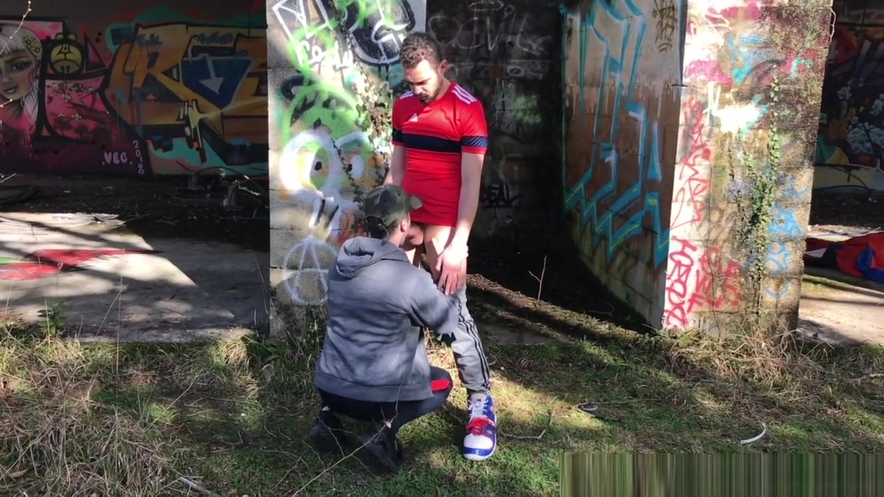 Yougn badboy fucked outdoor by Koldo Goran - BadBoysFuckers