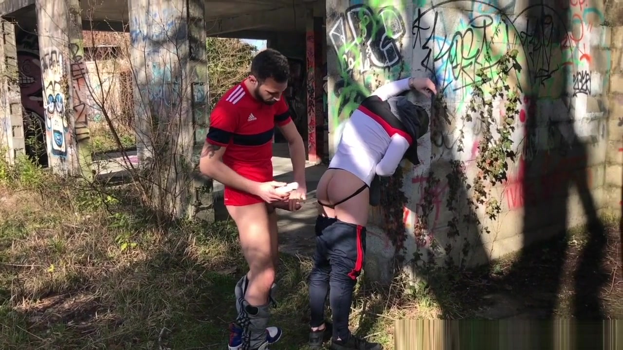 Yougn badboy fucked outdoor by Koldo Goran - BadBoysFuckers