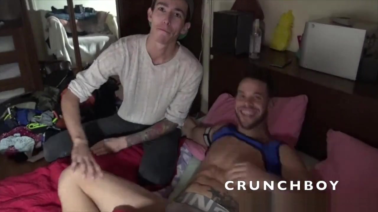 Kevin David fucked by Alexis Tivoli - BarebackBarcelona