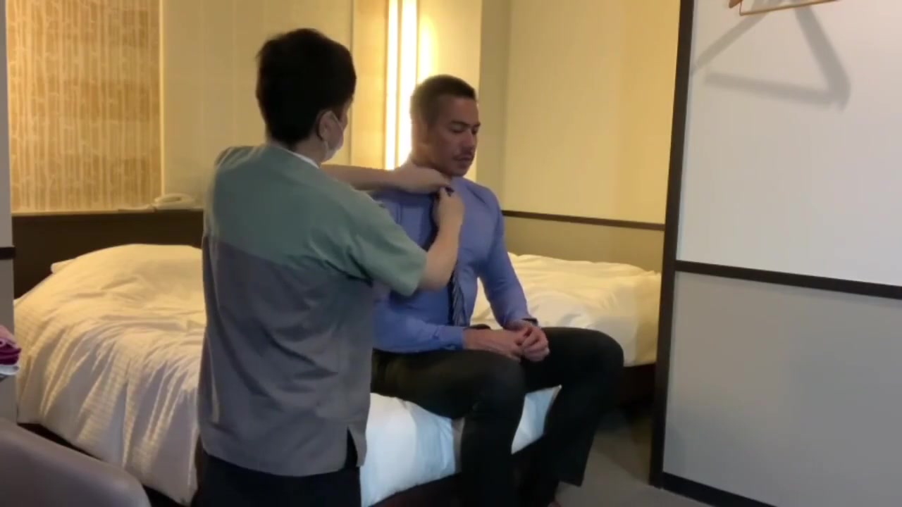 Gay Porn Star Ryuji Came To Receive A Massage In A Suit. Take Off Do Naughty Things And Finish Wit