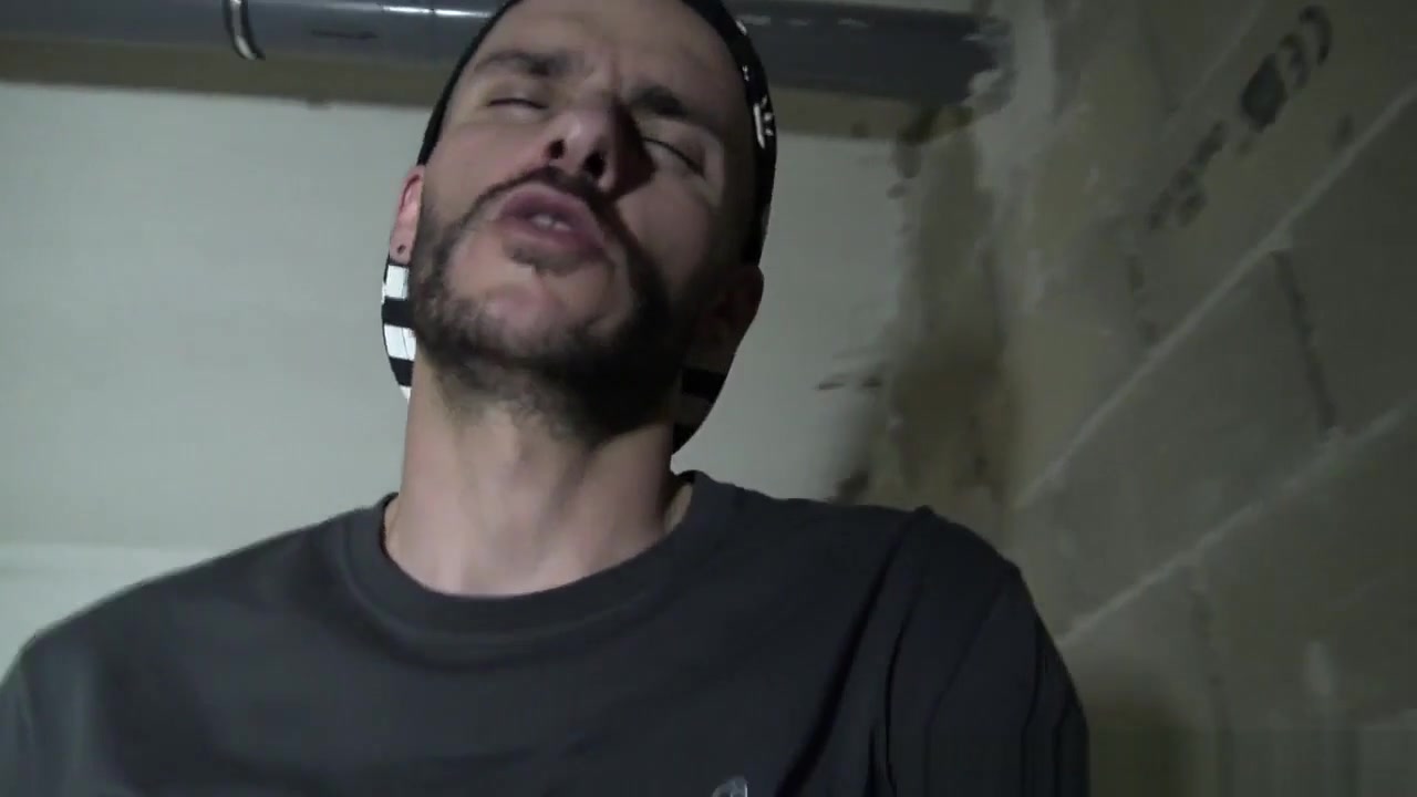 Cremapied by straight badboy in discret parking - PrivateClubBigCock