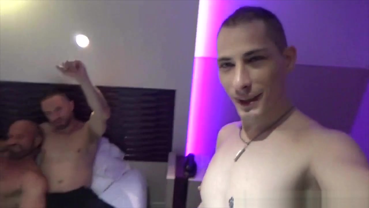 The muscle pornstar Max Duran fucked barback by Tony Axel - PrivateClubBigCock