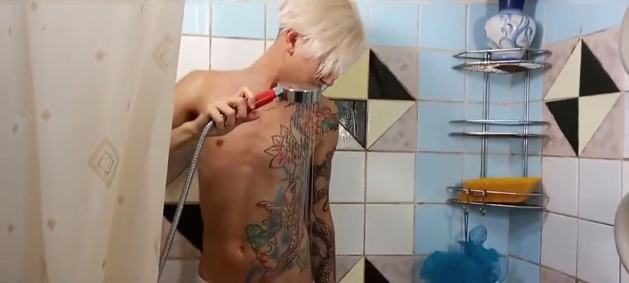 Sweet Niki Bask In The Shower