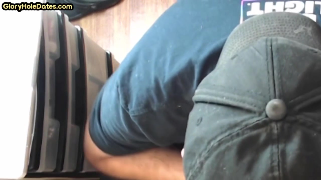 Cock starving gloryhole DILF sucks dick with his eager mouth