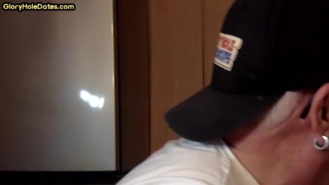 Oral gloryhole DILF sucks BF with eager mouth in private vid