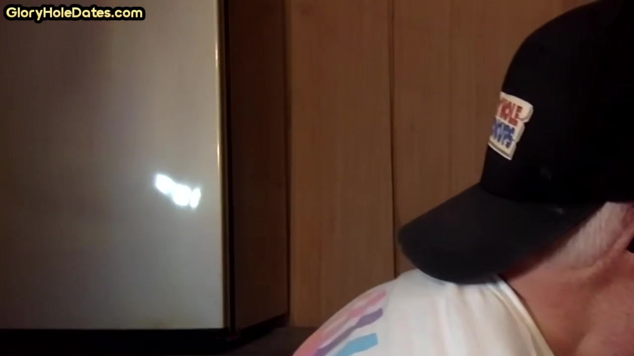 Oral gloryhole DILF sucks BF with eager mouth in private vid