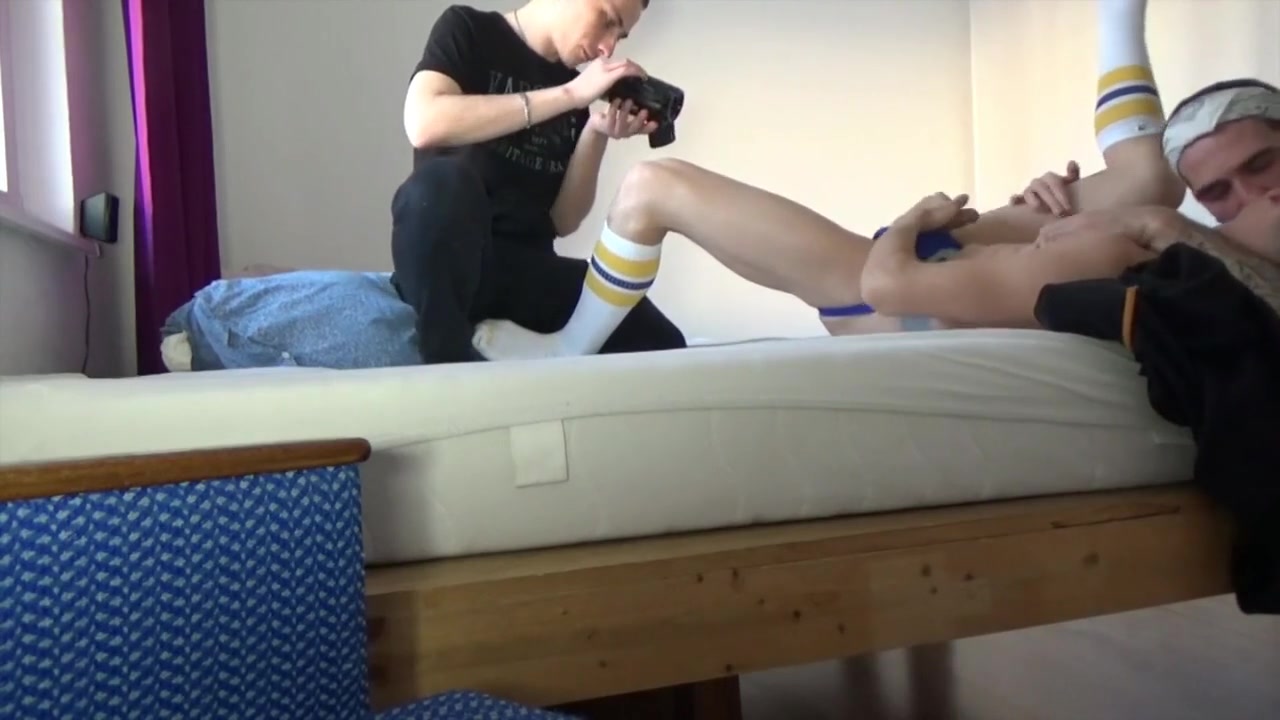Amateur Cam In Berlin, Fucked Raw By Straight Boy - ViktorRom