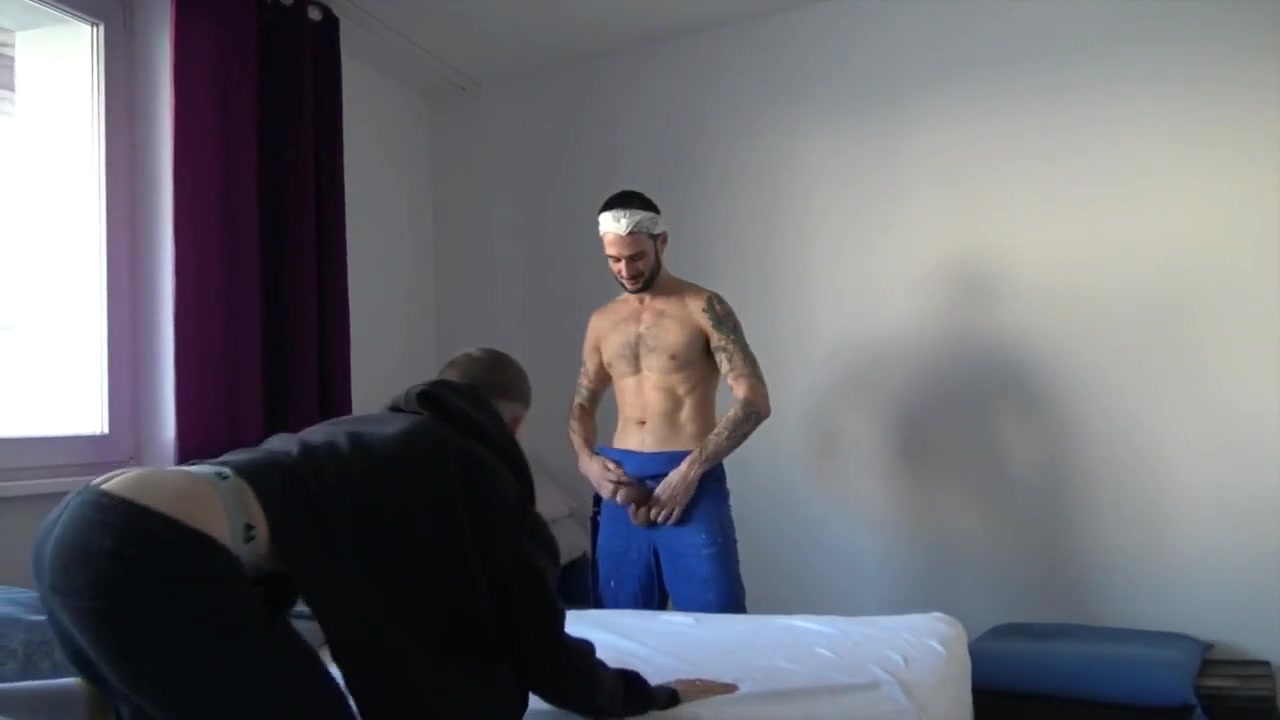 Issak Fucked Bareback By Straight Worker - ViktorRom
