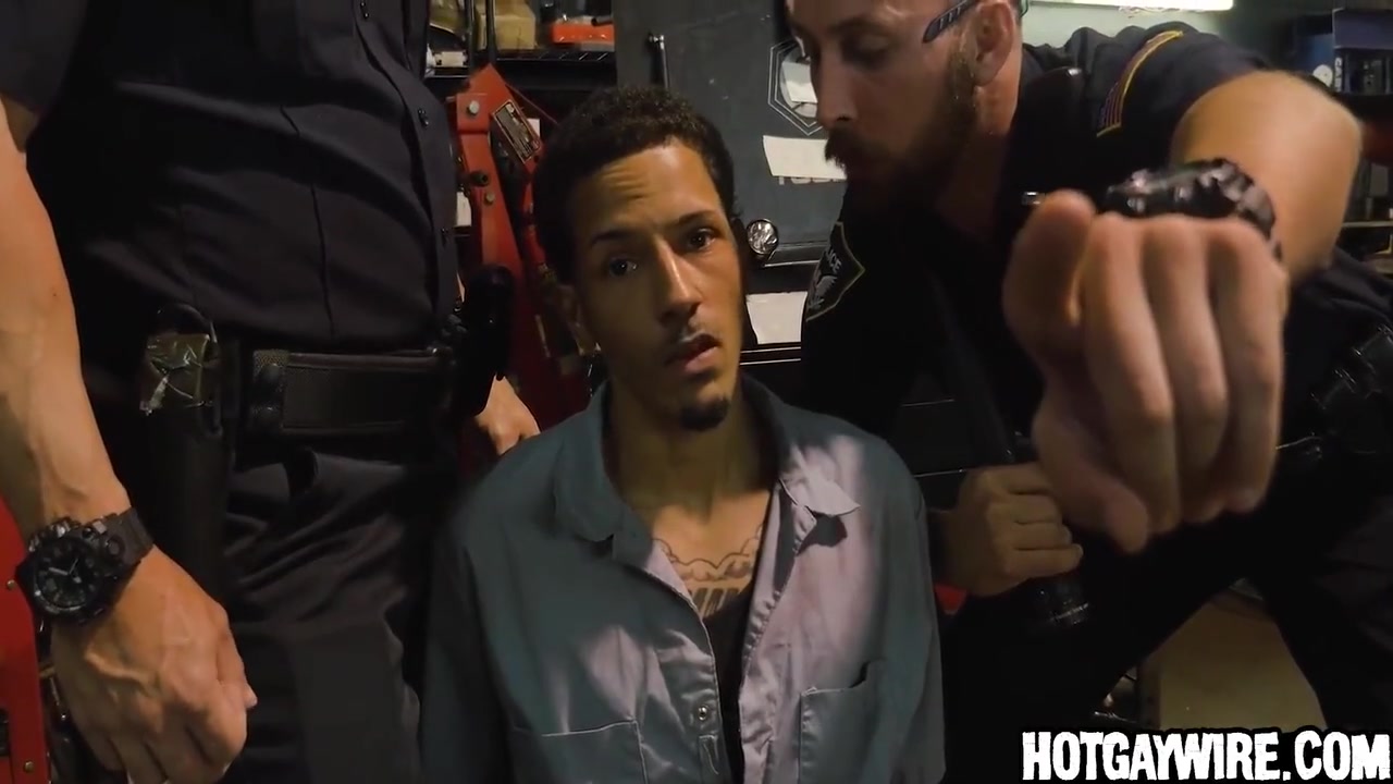 Two Officers Arrest A Guy Then Fuck Him ( 1) - Gay Porn 5 Min
