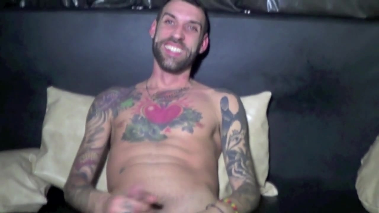 Flo Seyx Twink Fucked By Older With Tatoos - HumliationAndSpanking