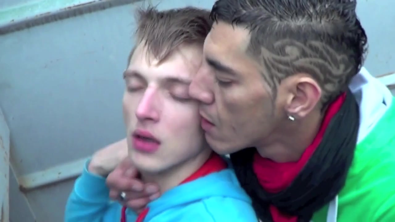 Romanyik Fucked By His Friend Bad Boy In Exhibit - FrenchFuckers