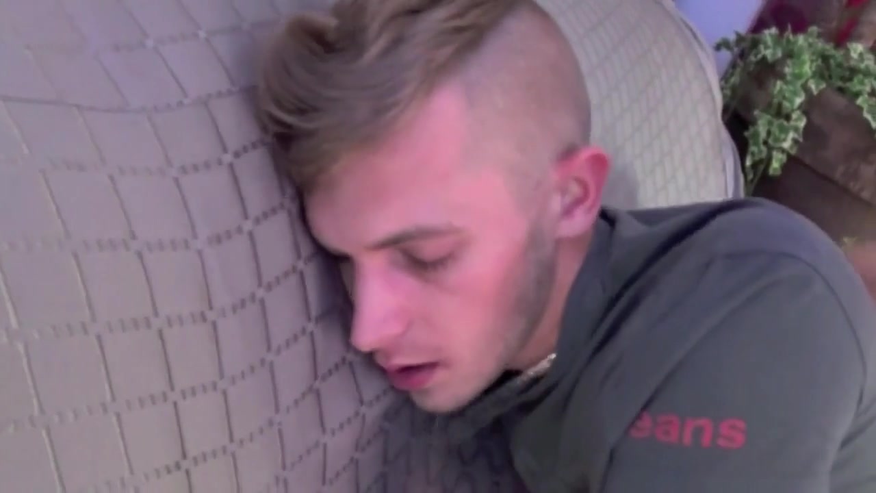 Amateur Sex Tape With Dimitri Fucking Bareback Mael - CrunchFrenchBareback